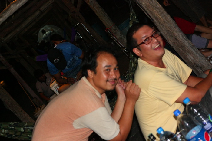 ดีครับ น้าลูกมดแห่งร้อยรู
 :laughing: :laughing: :laughing: :laughing: :laughing: