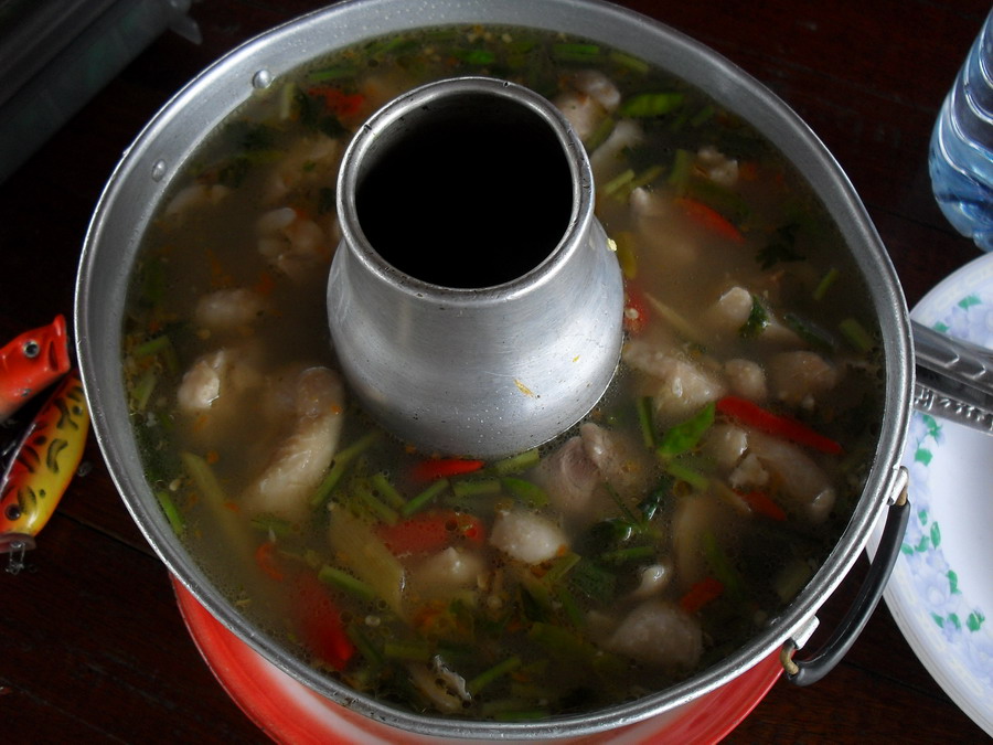ต้มยำไก่บ้านครับ ร้อนๆเลย 
 :umh: :umh: :umh: