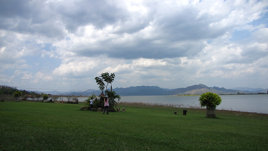 
     บรรยากาศร่มรื่นสบายๆ..สดชื่นแจ่ม