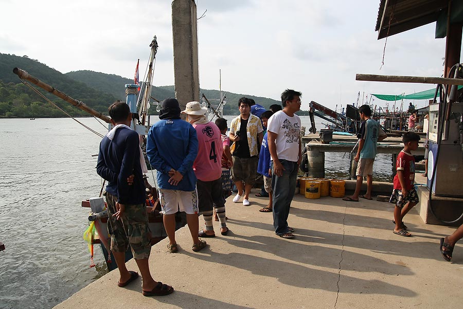 ทุกคนช่วยลุ้นตั้งแต่ตอนอยู่กลางทะเล สมอเรือเกิดติดหินต้องตัดทิ้ง 