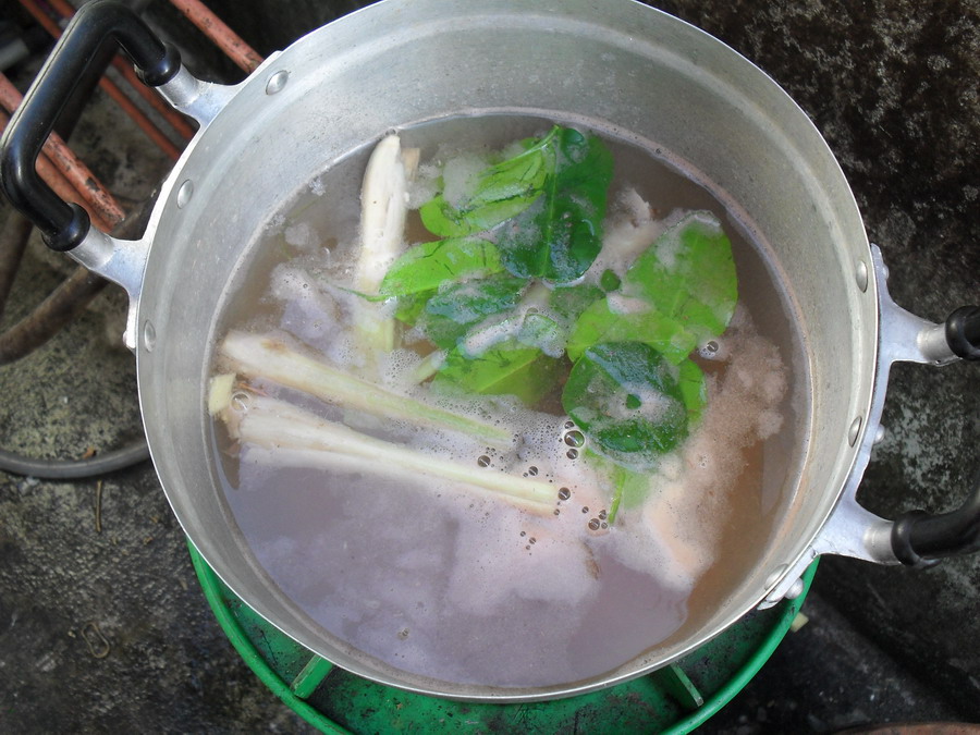 เตรียมน้ำต้มร้อนจนเดือดๆ ครับ 
 :umh: :umh:

 [q]อะไรจะหวานได้บ่อยๆคร้าบบบบบบบ น้าโน๊กกกกกกกกกกกก