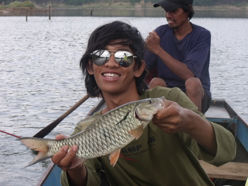 [q][i]อ้างถึง: teerazaa posted: 06-04-2553, 21:05:37[/i]

เสื้อเขียวผมจองน่ะ    :grin: :grin: :gri