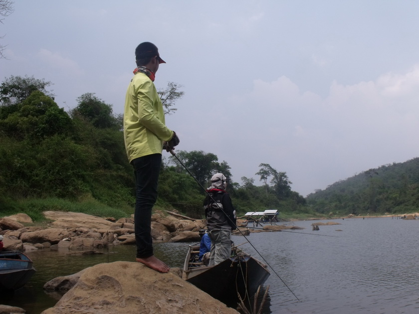 ยืนตีกันซักพัก
เรือเฮียภพกับเจ๊ต็อกก็เข้ามา