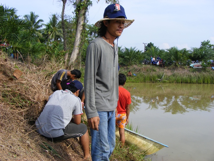 เตรียมเรือลงครับไกล้เวลาแล้ว9โมงเช้าเริ่มทอดแหได้