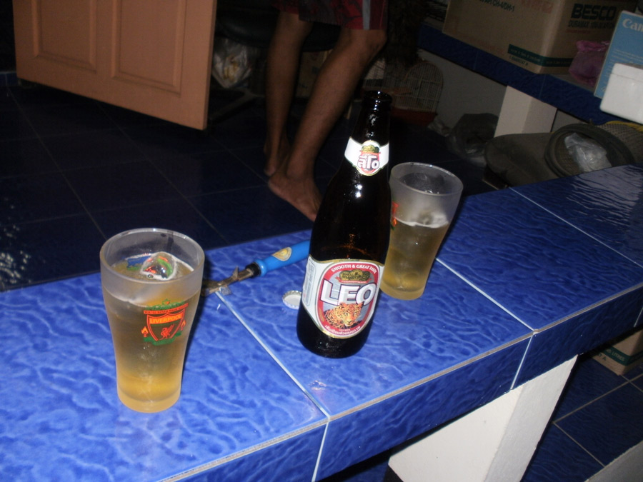 แวะกินน้ำกินท่ากันนิดหน่อย ค่อยกลั