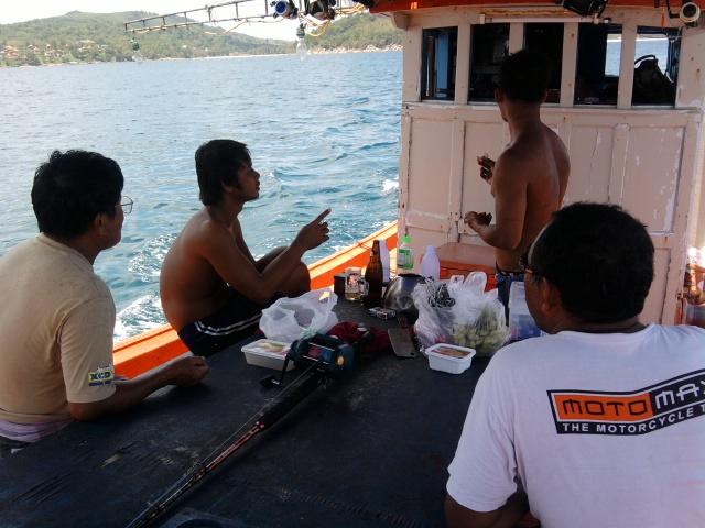 ออกเรื่อจากเกาะกะทะมุ่งหน้าชายร่องใช้เวลาประมาณ4ชม ครับ