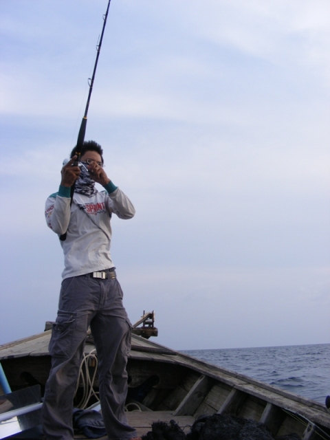 มาใกล้เรือแล้วครับ!!!! 
 :ohh: :ohh: