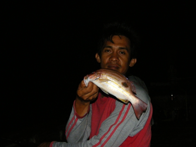 เป็นปลา BASS (ข้างไฝ)  
ท่าประจำของโปรปล