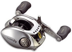 TEAM DAIWA ZILLION 100PL  crazy cranker

Line per handle turn : 55cm

Gear Ratio : 4.9

Weight