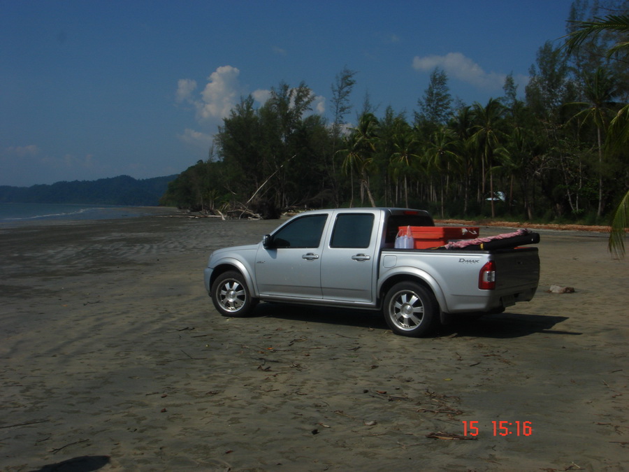 วันนี้น้ำลด ขับรถลงของริมหาดได้เลย