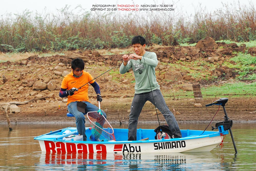 แกะเหยื่อที่พันกันออกก่อนครับ :grin: :grin: