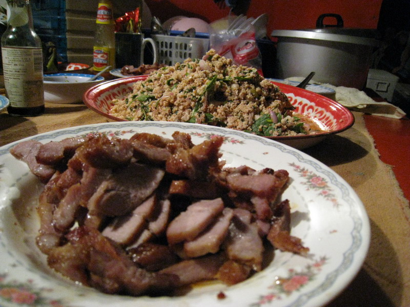 กินคู่กับหมูทอด เบียร์เย็นๆนะ โอ้วววว  สวรรค์รูปากเลย  :umh: :umh: :cheer: :cheer: :cheer: