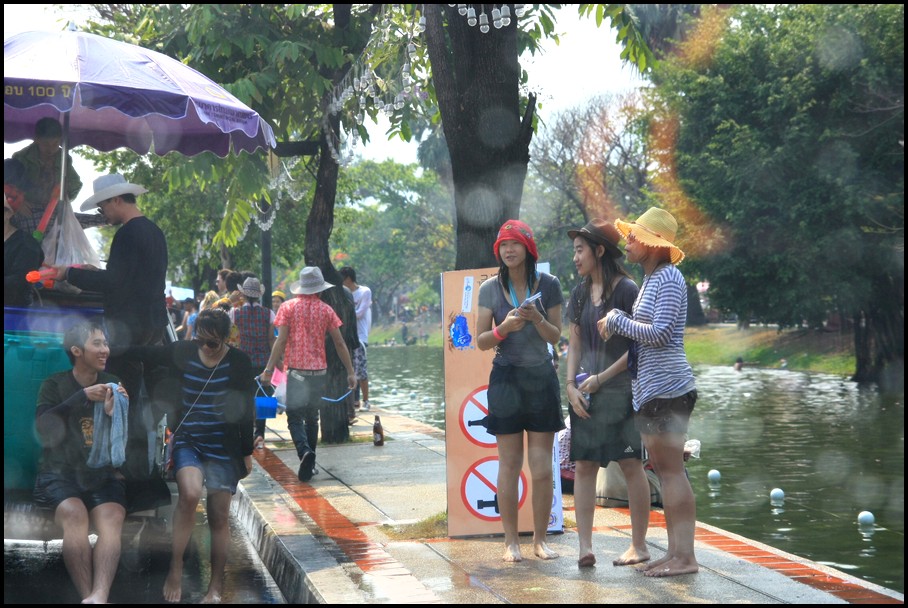 [q][i]อ้างถึง: boomemt posted: 18-04-2553, 01:32:44[/i]

สุดยอดเลย