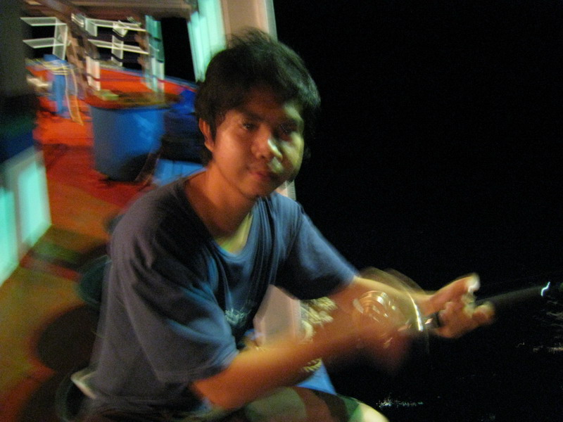 โทษที คลื่นแรงไปหน่อย  :grin: