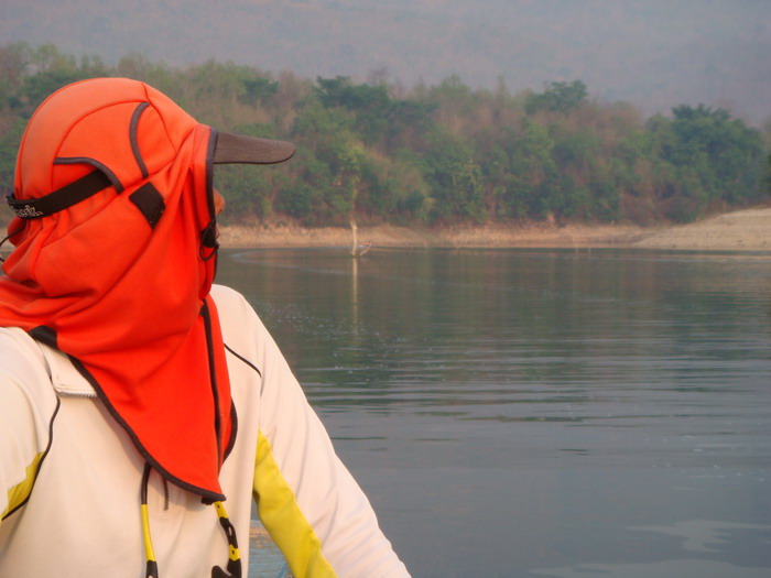 ดูดิ ไปนู้นแล้ว  เรือลำเล็ก เครื่องแ