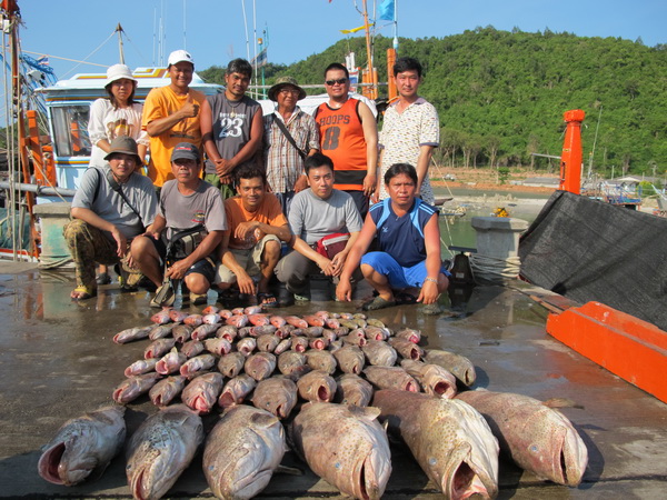 ไปเล่นสงกรานต์กับปลาเก๋ามาครับ
