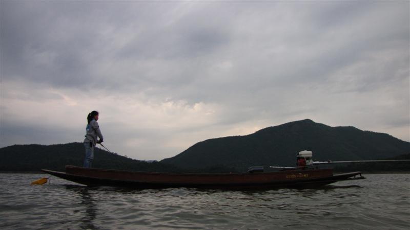 โน่นดิ ตีบนเรือ สบ๊าย สบาย  :laughing: :laughing: :laughing: :laughing: :laughing: :laughing: :laugh