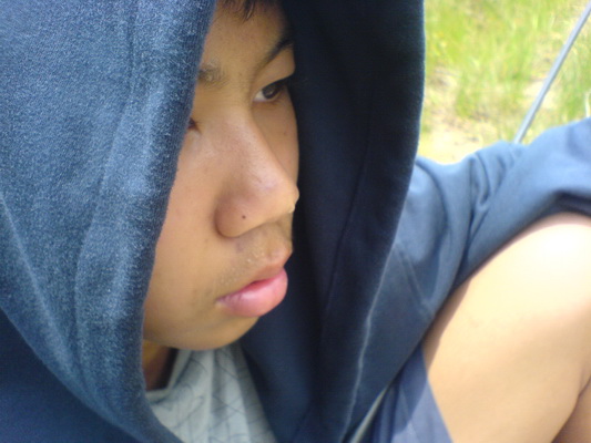 
...ถ้า เป็น เมื่อก่อน....สิ่งแรก...ที่ คิง...จะทำ...

...คือ ร้องเรียกให้ ผม มาช่วย....

...ช่