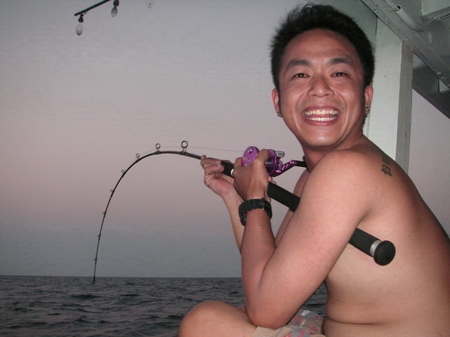 อัดไปยิ้มไป จะให้ทำไง ก็คนมันมีความสุข 

(ปลานะคับไม่ใช่ผู้กอง)  :grin: