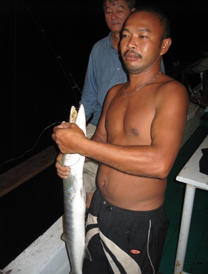 คนเรือตกลูกสากตอนกลางคืน