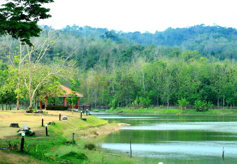 บรรายกาศรอบๆอ่างครับ