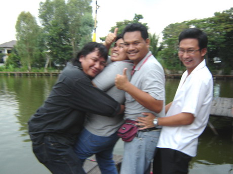 ขออนุญาติ  น้ามาด..พงเต้บ..  ลงรูปหน่อยนะคร้าบ.... :grin: :grin: :grin:

อยากเห็นน้ามาดมาตกบึกแทนก