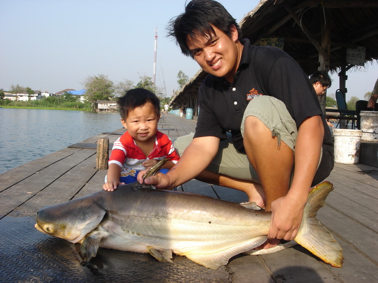 น้องเบส กะ คุณพ่อ ก็มานะครับ... :grin: :grin: :grin: