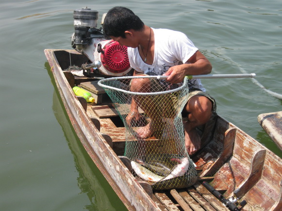 จากนั้นมาดูผลงานของเรืออีกสองลำกันครับ