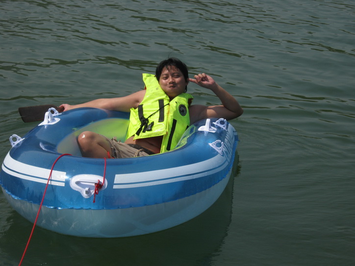 คลายร้อนครับ :smile: