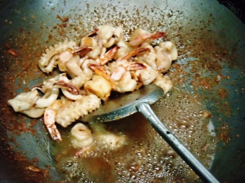 เหลืองได้ที่แล้วครับผม กุ้งหมึก ทอ
