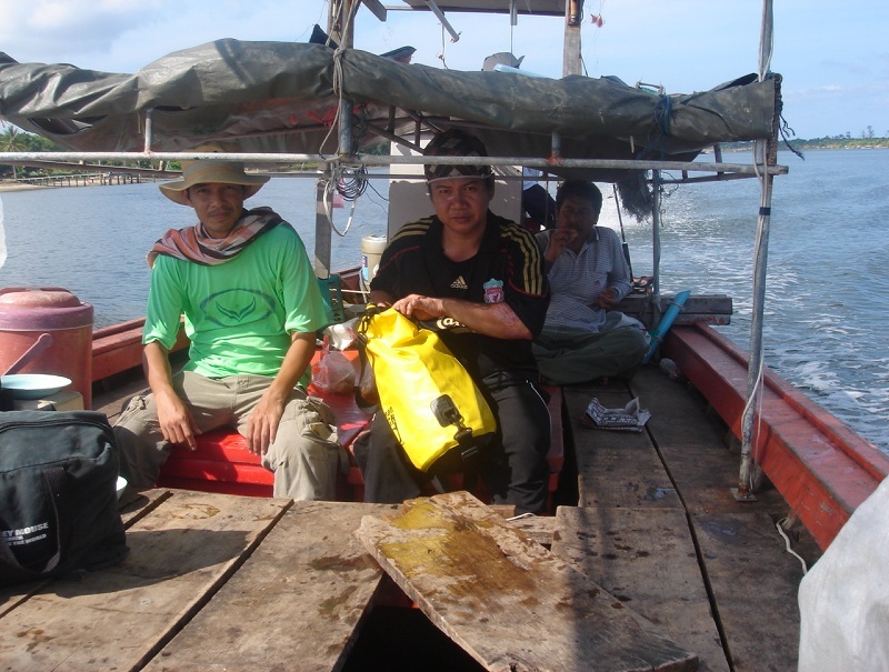 เรือพร้อม สมาชิคพร้อม ลุยโลด ตะวันโด่ง  :laughing: :laughing: :laughing: