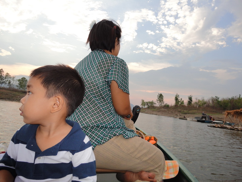มีสัมภาระ เพื่อการนอน เรือเลยแทบไม