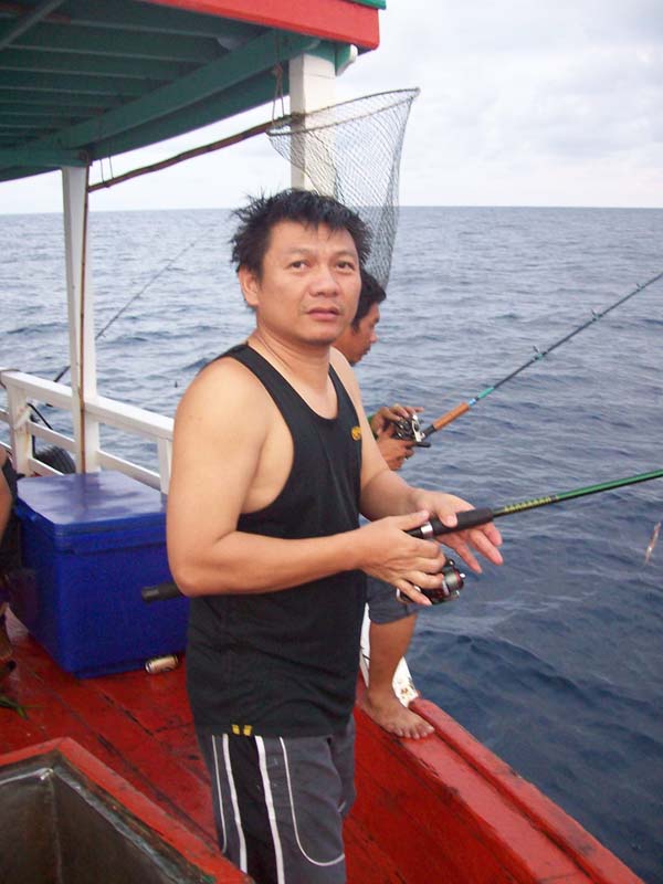 น้าก้องนอนเยอะแล้วช่วยกันตกปลานะ :laughing: :laughing: :grin: