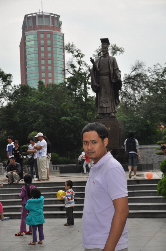 



 :cool: :cool:เข้าไปสัมผัสบรรยากาศใกล้ๆหน่อย :cool: :cool: