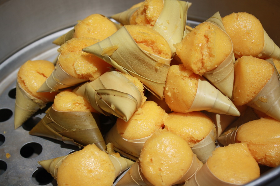 ขนมตาลสดใหม่ อร่อยๆ ครับ  :grin: :grin: :grin: :grin: