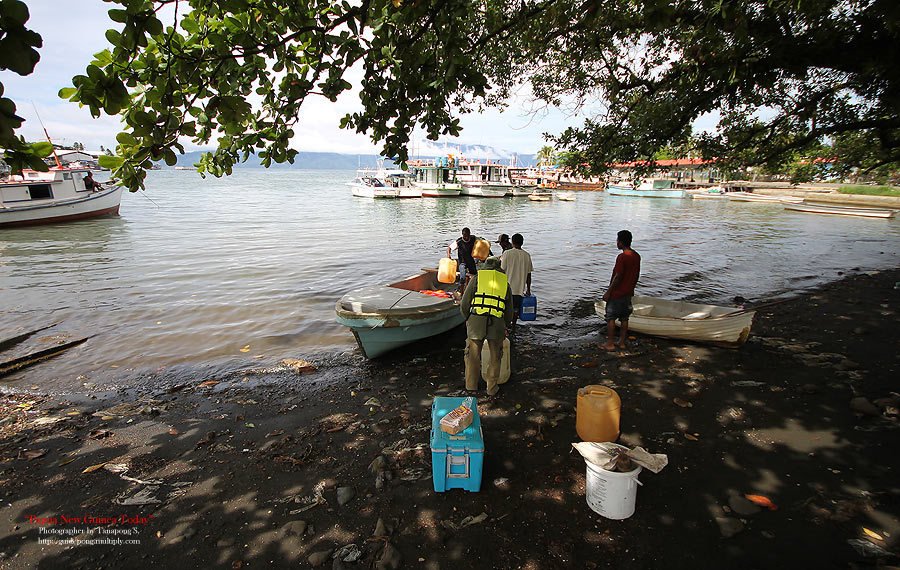 มาต่อกันครับ...
เรือมารับแล้วววว   :grin: