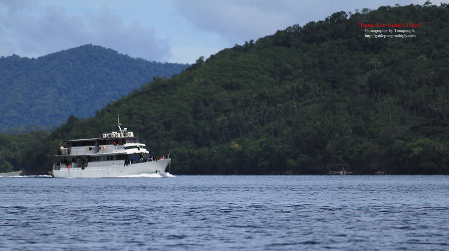 เรือโดยสารระหว่างเกาะครับ
 :cheer: