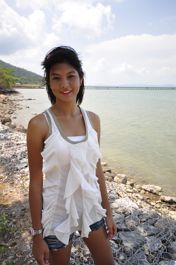 ตรงนี้ตลิ่งสูงเกินไป :smile: