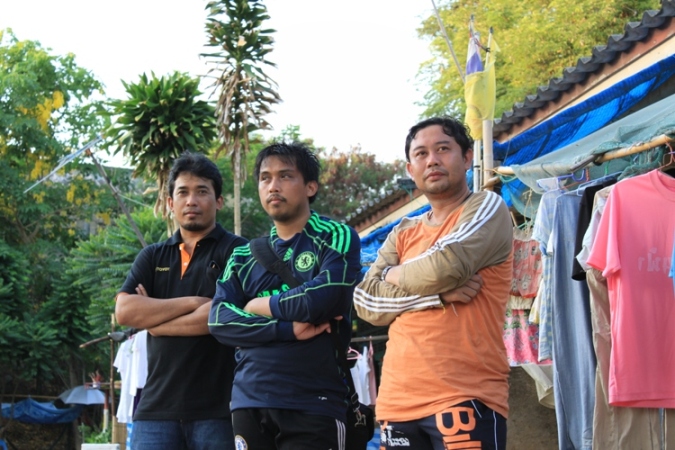 ยืนรอรับถ้วยรางวัลครับ :laughing: :laughing: :laughing: :laughing: