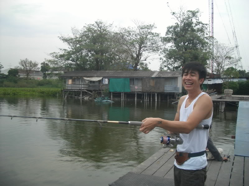 ว่าว...
 :blush:
 :grin: