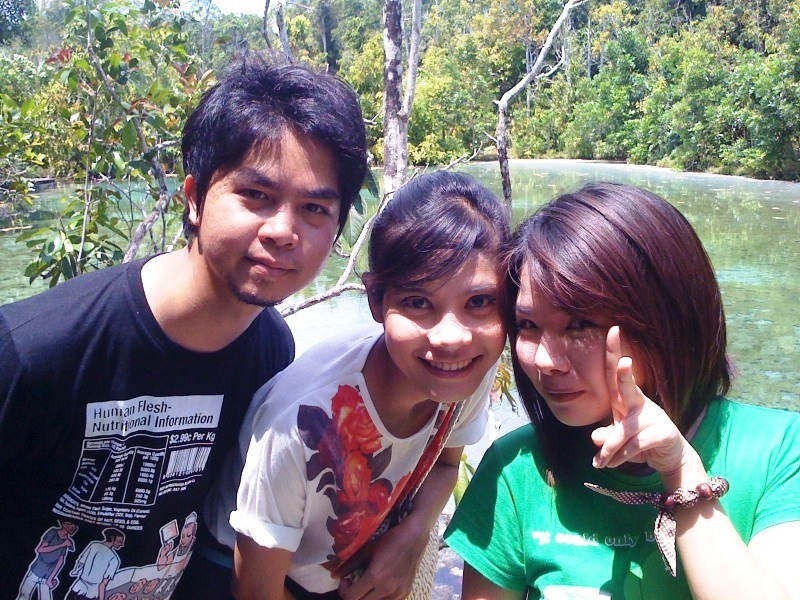 เสื้อเขียวนี่ด้วยทุกเรื่องจริงๆ  :laug
