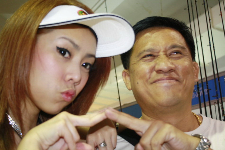 มี ต่อสวิทช์ไฟด้วย ช็อตผมมือไม้สั่นไปหมด  :angry: :angry: :angry: :angry: :angry: