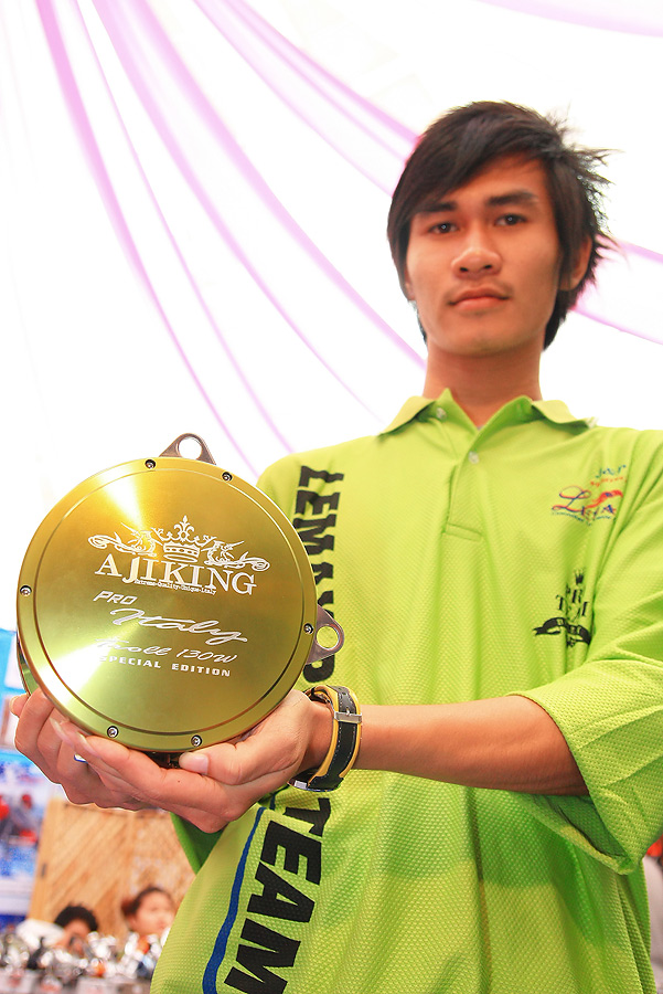 ป๊าดดดดดดดดดดดดดดดดดดดดดดดดด   นี่รอกหรือหม้อหุงข้าวเนี่ยใหญ่จังฮู้   :smile: