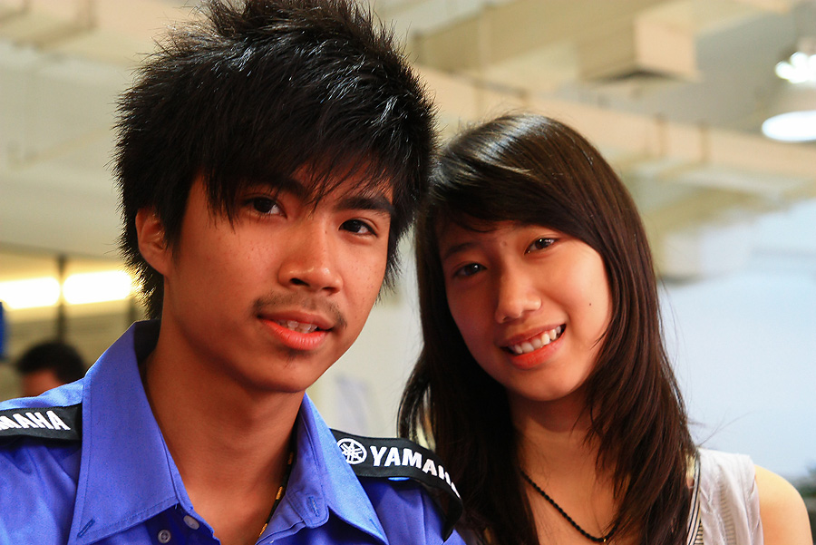 ลูกชายพี่บอยครับ กับแฟนสาว  :smile: