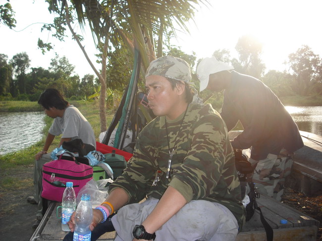 กำลังเก็บของเตรียมตัวกลับบ้าน ............