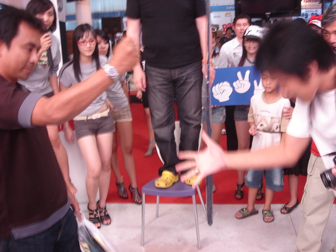 ทำไงก็ได้ ให้ชนะอ่ะ ลุงมด... เสียดายกันสุดๆๆๆ... :sad: :sad: :sad: