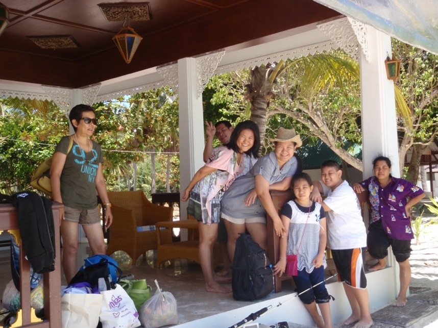 เมื่อมาถึงที่เราก็  check in  เข้าโรงแรมก่อนเลยครับเดียวไม่มีที่นอน
 :laughing: :laughing: :laughin