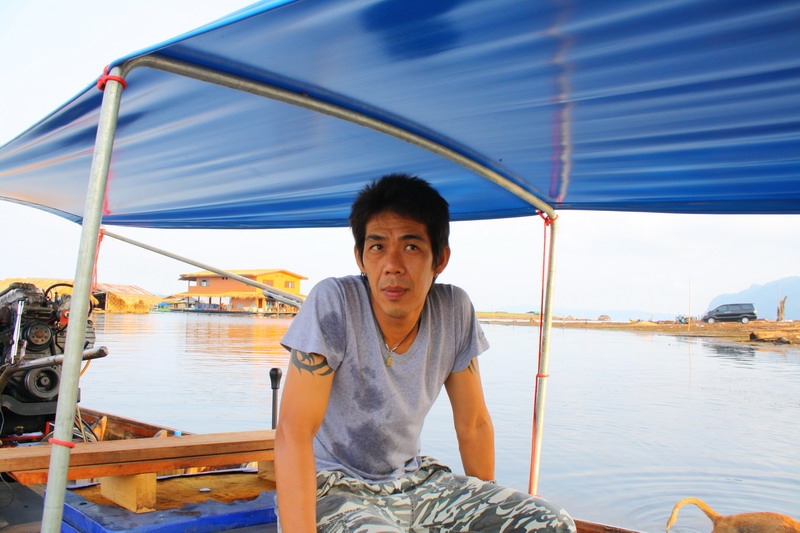 คนรูปหล่อแห่งทองผาภูมิต้อนรับพวกเ