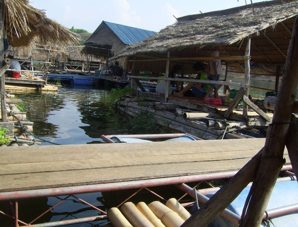 ที่นี่ไง้     หาดตรูหละเบื่อ

สถานที่พักผ่อนหย่อนใจของชาวอุบล  ทั้งเป็นสถานที่ปลดปล่อยอารมณ์ตกปลาข