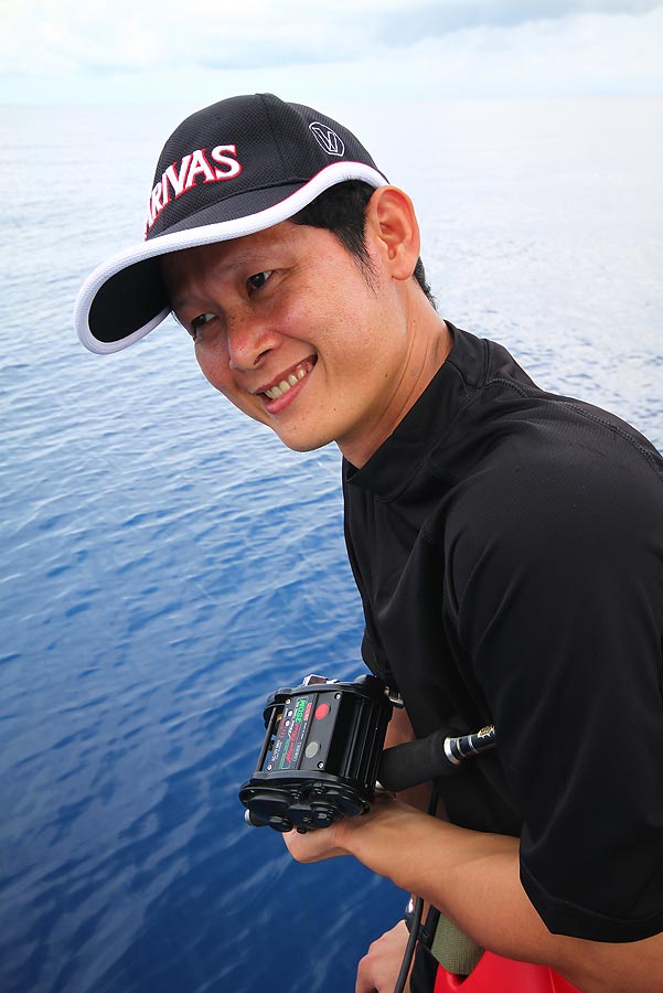เสียงเฮฮาที่ด้านขวาเบาลง.....................ก็